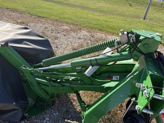 Image of John Deere R310 equipment image 4