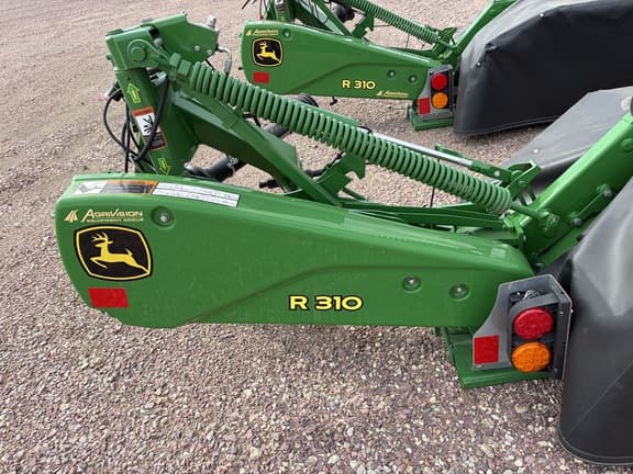 Image of John Deere R310 equipment image 4