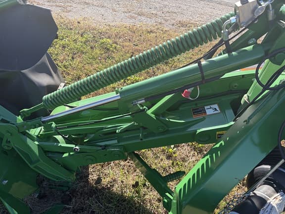 Image of John Deere R310 equipment image 4