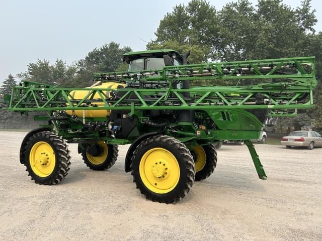 Image of John Deere R4023 equipment image 1