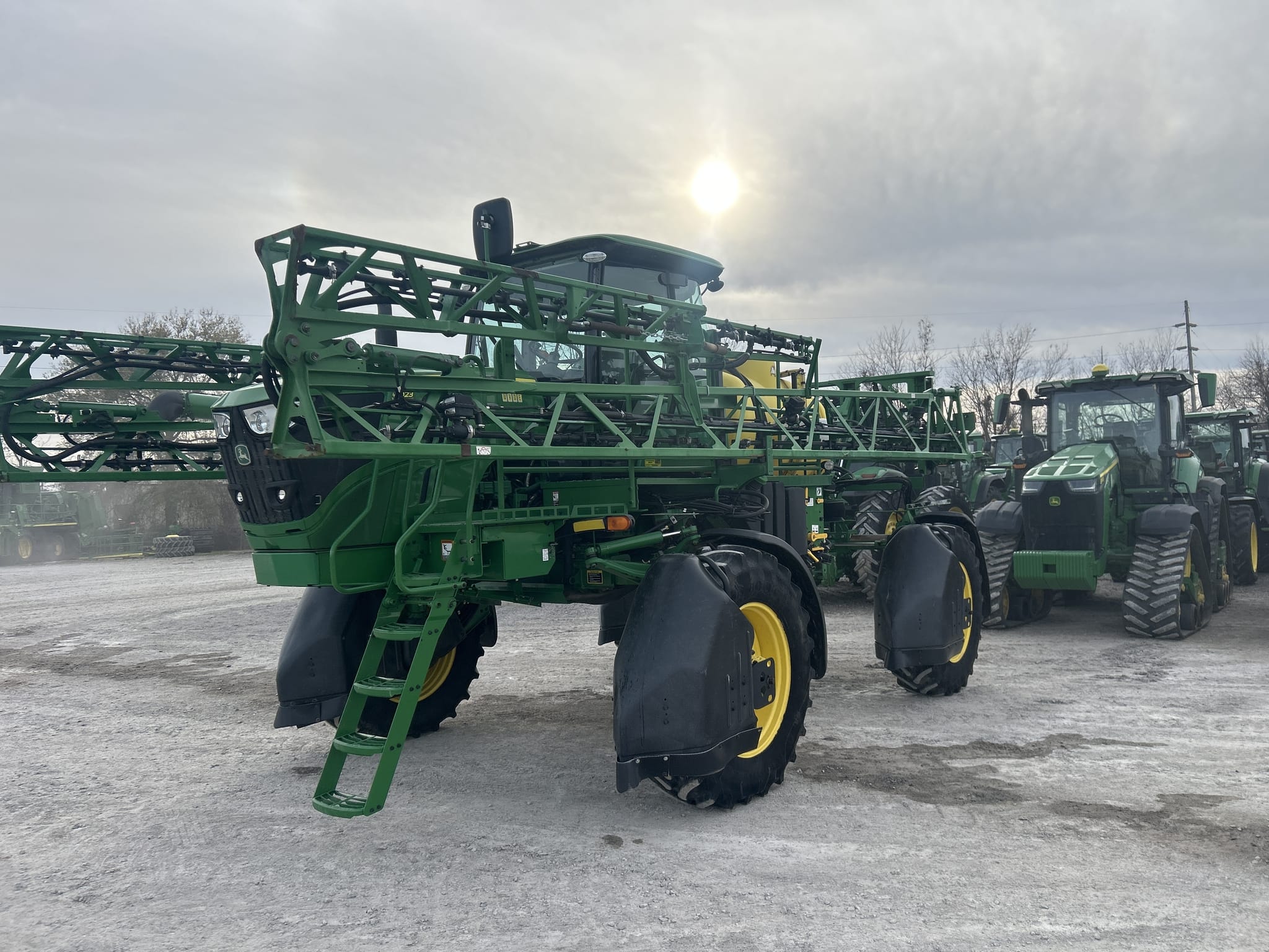 2023 John Deere R4023 Image