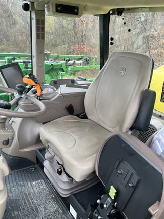 Image of John Deere R4023 equipment image 4