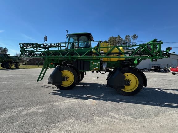 Image of John Deere R4023 equipment image 3