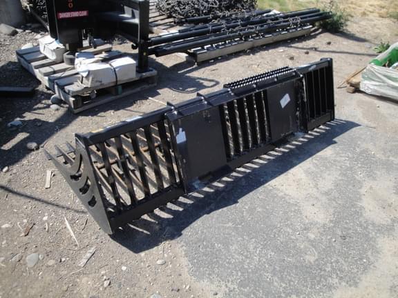 Image of John Deere R84 equipment image 1