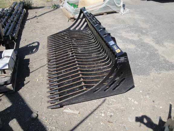 Image of John Deere R84 Primary image