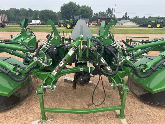 Image of John Deere R990M equipment image 2