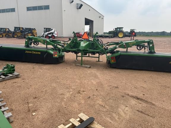 Image of John Deere R990M equipment image 3