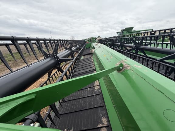 Image of John Deere RD35F equipment image 4