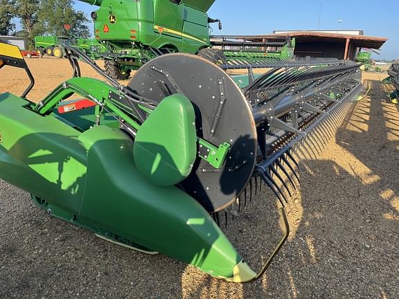 Image of John Deere RD35F equipment image 3