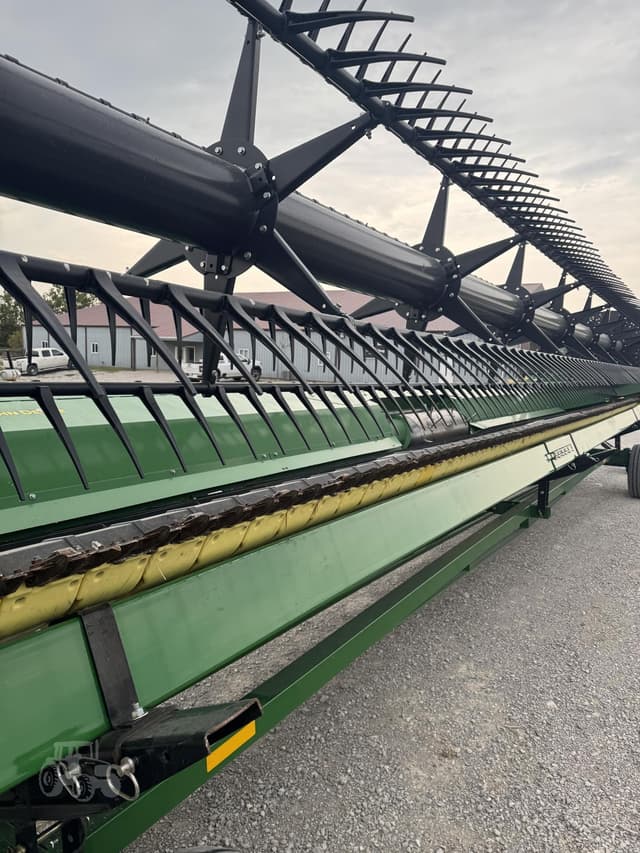 Image of John Deere RD35F equipment image 4
