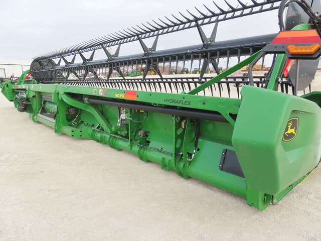 Image of John Deere RD35F equipment image 4