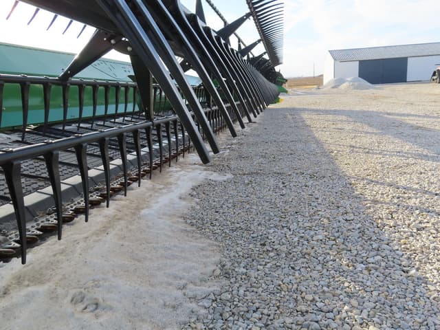 Image of John Deere RD35F equipment image 3