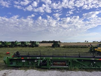 Main image John Deere RD35F