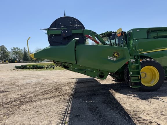 Image of John Deere RD35F equipment image 4