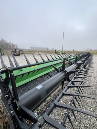 Image of John Deere RD35F equipment image 3