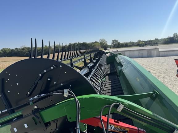 Image of John Deere RD35F equipment image 4