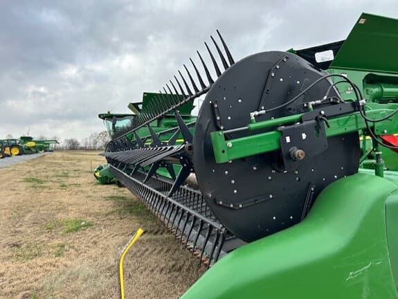 Image of John Deere RD35F equipment image 4