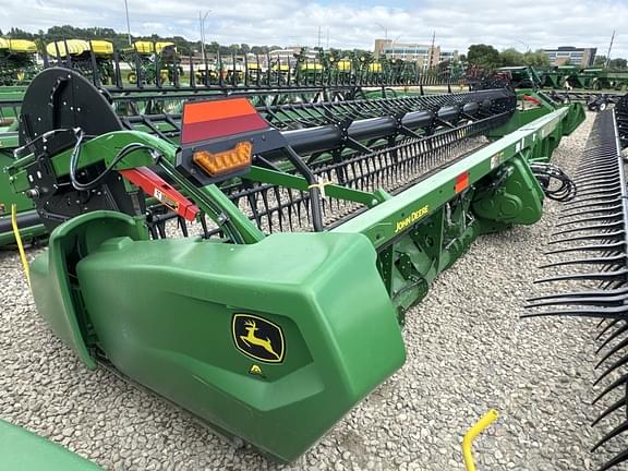 Image of John Deere RD35F equipment image 4