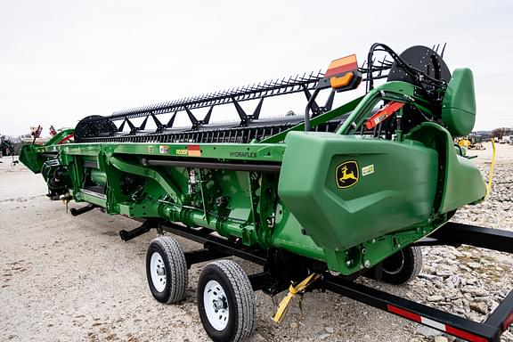 Image of John Deere RD35F equipment image 3