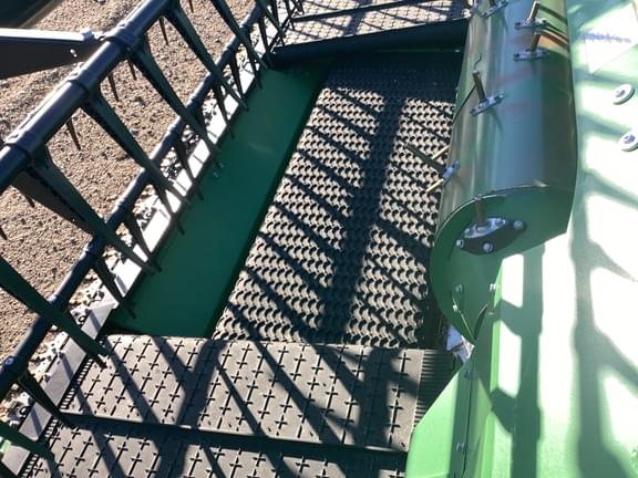 Image of John Deere RD35F equipment image 3