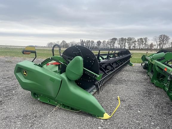 Image of John Deere RD35F equipment image 3