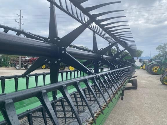 Image of John Deere RD40F equipment image 3