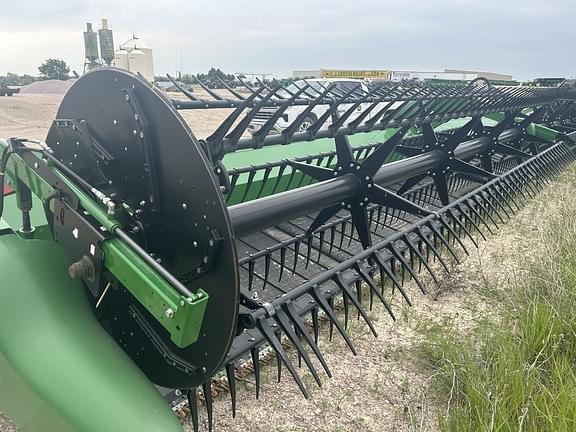 Image of John Deere RD40F equipment image 3