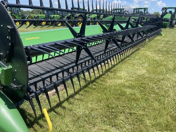 Image of John Deere RD40F equipment image 1