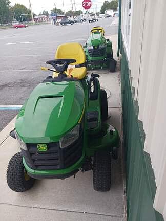 Image of John Deere S110 equipment image 4