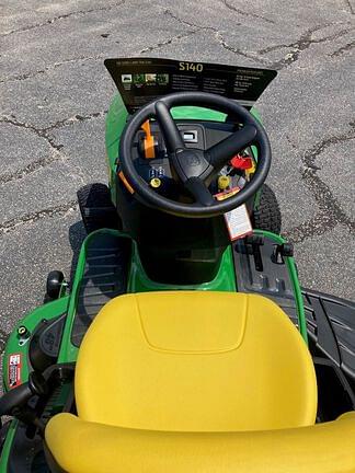 Image of John Deere S140 equipment image 3