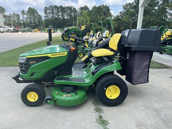 Image of John Deere S220 equipment image 3