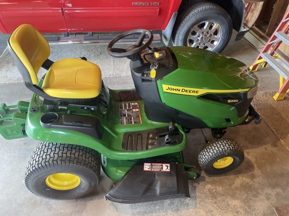 2023 John Deere S220 Equipment Image0