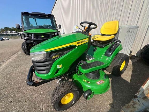 Image of John Deere S220 equipment image 2