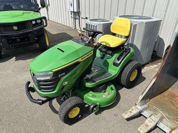 Image of John Deere S220 Primary image