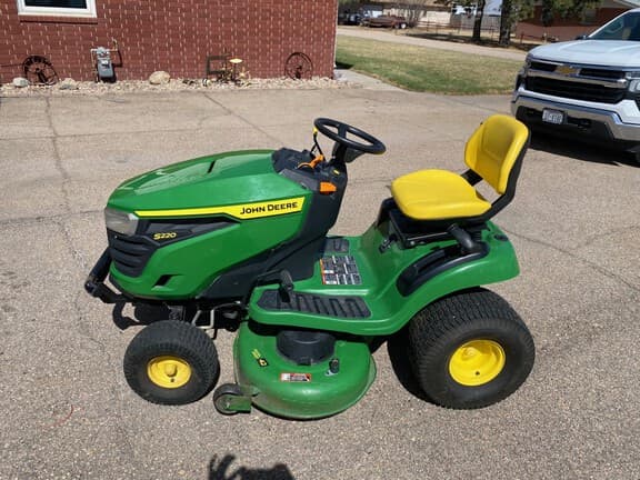Image of John Deere S220 equipment image 1