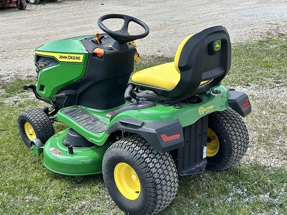 Image of John Deere S240 equipment image 4