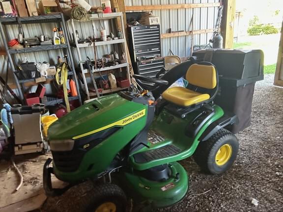 Image of John Deere S240 equipment image 3
