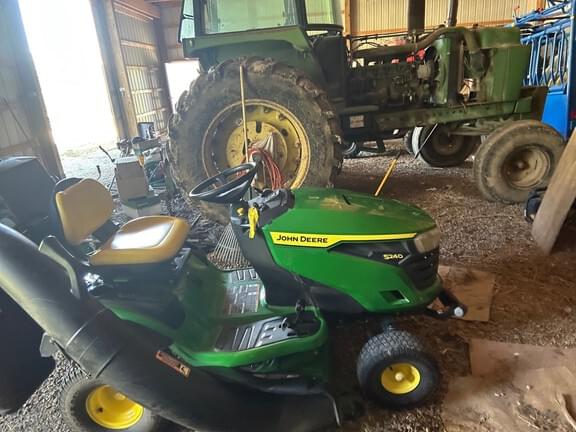 Image of John Deere S240 equipment image 2