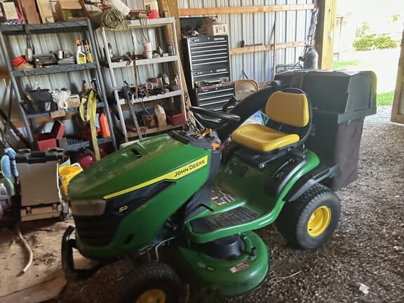 Image of John Deere S240 equipment image 3