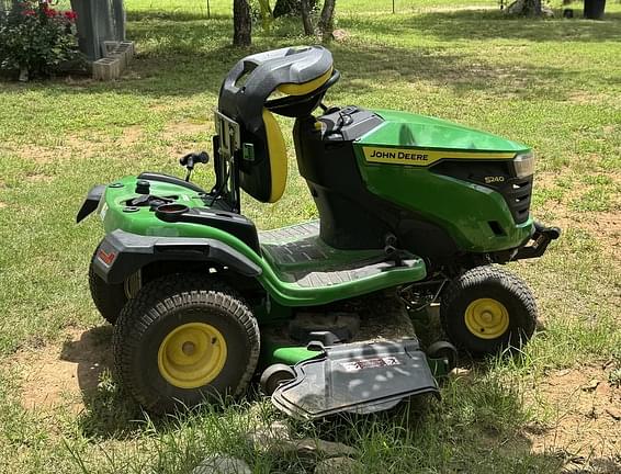 Image of John Deere S240 equipment image 1