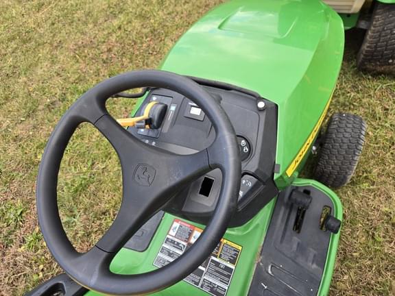 Image of John Deere S240 equipment image 4