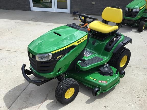 Image of John Deere S240 equipment image 1