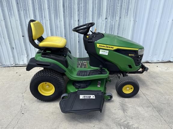 Image of John Deere S240 equipment image 3