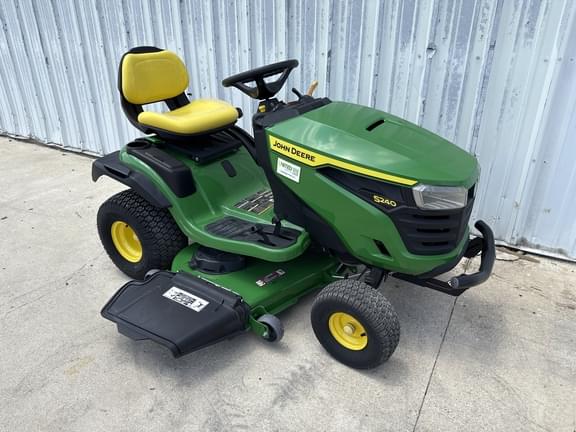 Image of John Deere S240 equipment image 4