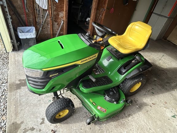 2023 John Deere S240 Equipment Image0