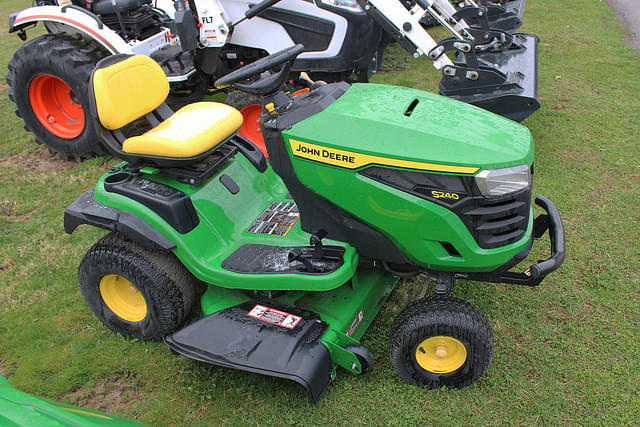 Image of John Deere S240 equipment image 3