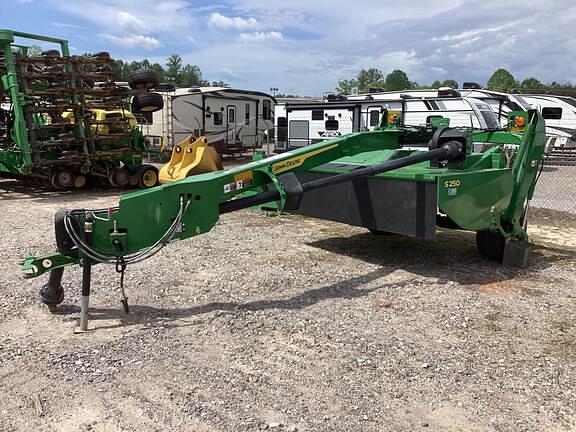 Image of John Deere S250 equipment image 2