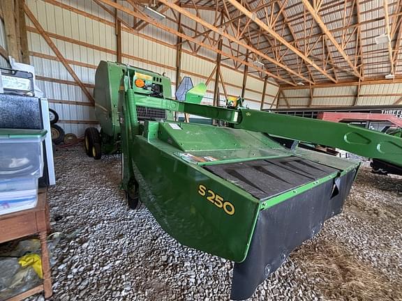 Image of John Deere S250 equipment image 1