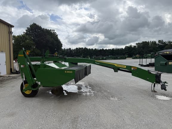 Image of John Deere S300 equipment image 2