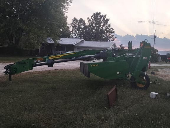 Image of John Deere S300 equipment image 1